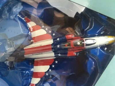 CORGI: #AA33206 Mc DONNEL F-4J PHANTOM US NAVY "BICENTENNIAL SPECIAL 1976" 1:72. - Image 1 of 4