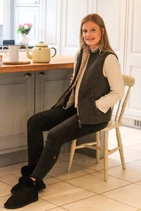 Womens Sheepskin Gilet Warm BodyWarmer Waistcoat Ladies Shearling Jacket - Picture 1 of 16