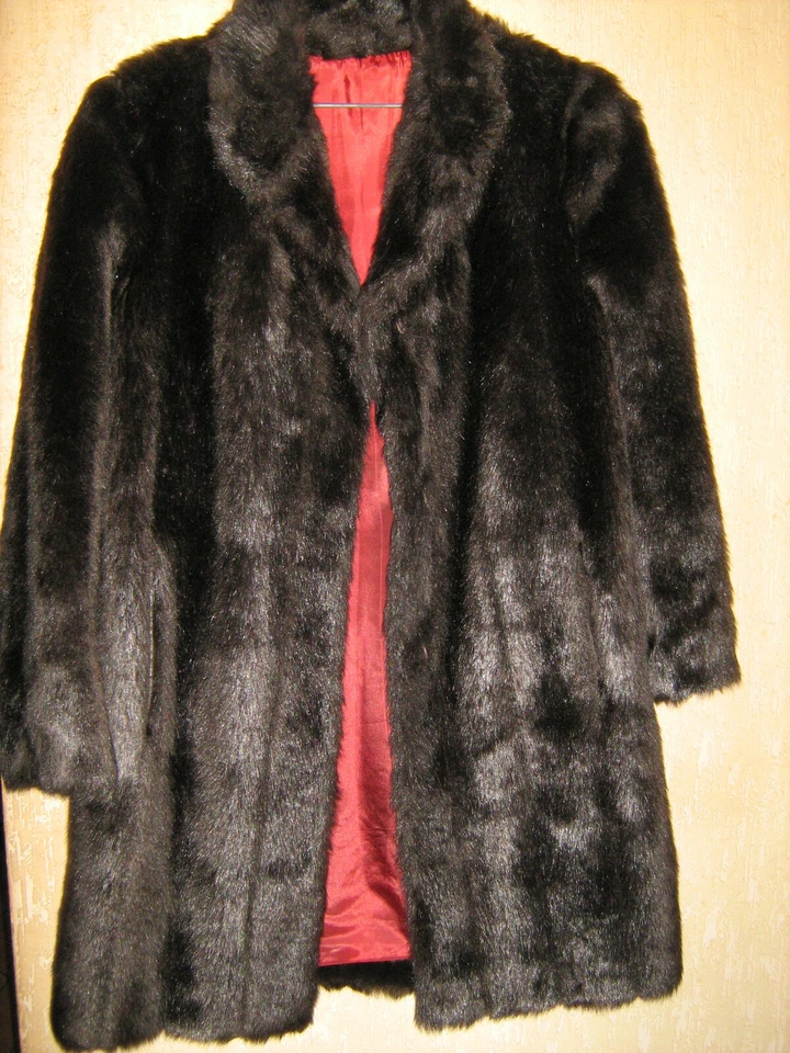 MANTEAU VINTAGE EN FOURRURE SYNTHETIQUE COULEUR MARRON  LOT N°2V - Photo 1/4