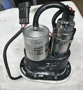 Aprilia RSV4 Factory fuel pump - Picture 1 of 3