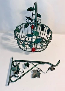 Lote de 2 canastas de alambre vintage y colgador de plantas hojas de manzanas decoración de metal hiedra 8’’x7’’ - Imagen 1 de 8