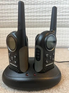 Motorola TLKR T6 Walkie-Talkie Pair with Dock – PAT Tested & Working - Zdjęcie 1 z 8