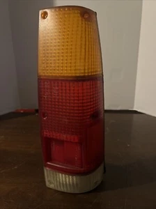 1986 87 88 89 90 91 ISUZU TROOPER RH TAIL LIGHT USED OEM - Picture 1 of 2