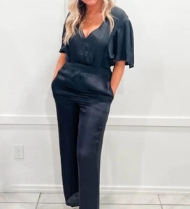 Strut & Bolt Jumpsuit schwarz Satin Kimonoärmel weites Bein Gr. S Neu mit Etikett - Bild 1 von 10
