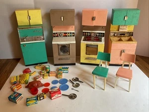 Vintage 1960s Barbie Doll Reading Deluxe DREAM KITCHEN Set With Accessories READ - Picture 1 of 13
