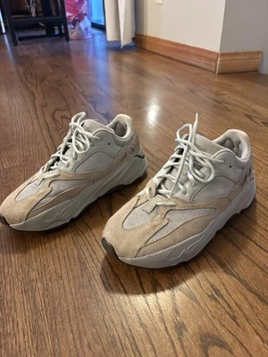 Adidas Yeezy Boost 700 Salt Talla 10 Foto 1 de 4
