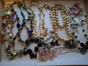 Multicolor Fashon Halsketten Konvolut verschiedene Größen - Bild 1 von 13