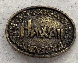 Vintage HAWAII Messing Gürtelschnalle mit floralem Lei Bordüre ~ 70er Jahre ~ Reise - Bild 1 von 6