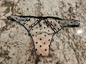 True Vintage Victoria Secret Very Sexy Rhinestone Keyhole Thong Medium Panty - Picture 1 of 5