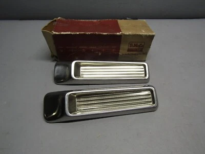 58 Ford quarter panel ornaments Club Town Sedan Victoria - Изображение 1 из 3