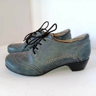 Taos Shoes Size 6 Blue/Grey Jive 2  Lace Up Distressed Leather Oxford Heeled - Image 1 of 4