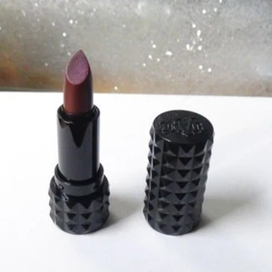 Kat Von D KVD Mini Studded Kiss Creme Crema Rossetto in Piaf 1g Nuovo Senza Scatola - Foto 1 di 7