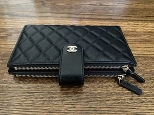 PORTAFOGLIO CHANEL AUTENTICO NERO CLASSICO LUNGO CON CERNIERA [NUOVO] - Foto 1 di 10