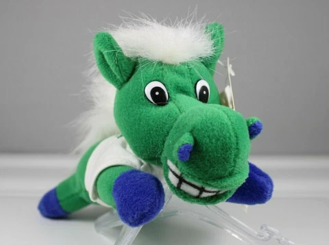128TH KENTUCKY DERBY 2002 OFFICIAL CHURCHILL DOWNS CHOP-CHOP BEANY HORSE W TAGS Cover