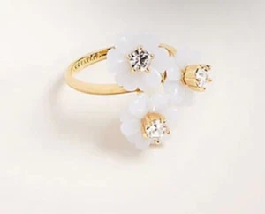 Ann Taylor Resin Flower Cluster Ring In Gold Size 8 $50 - Picture 1 of 6