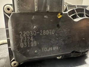 06-15 Toyota Camry Corolla Matrix Scion XB TC 2.4L Throttle Body OEM 22030-28070 - Picture 1 of 6