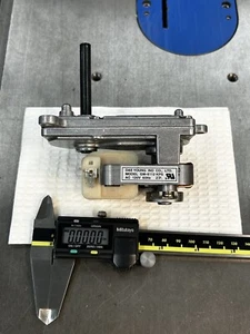 39,2 RPM'S DAE YOUNG IND. MOTORREDUCTOR SIN ESCOBILLAS 120 VOLTIOS 60 HZ 5/16” EJE DE SALIDA - Imagen 1 de 20