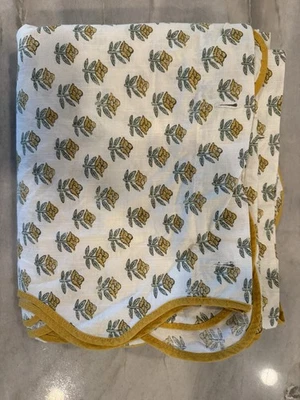 West Elm Begonia Cortina de Ducha Borde Vieira Ondulado 72 X 74 Dijon Amarillo Verde Foto 1 de 4