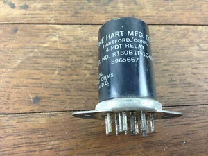 HART MFG. R130B1P1C607 4PDT RELAY 300 OHMS 28 VDC  #102 - Picture 1 of 2
