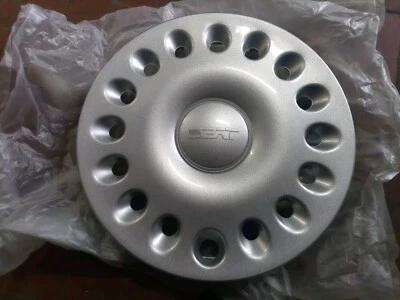 SEAT IBIZA VW POLO AUDI SKODA STUD HUB CAP NEW ORIGINAL 6K0601147B - Image 1 of 4