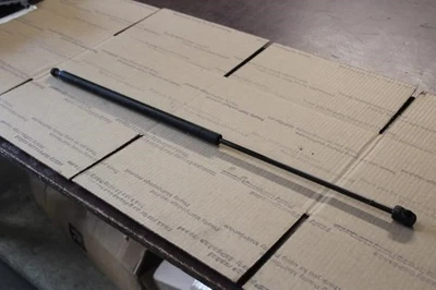 Amortiguador de puntal capó aerodinámico SAAB 9-3 2003 2004 2005 2006 Foto 1 de 4