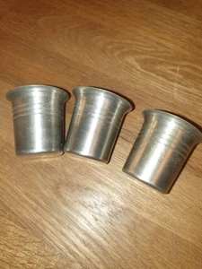 Drei Zinnbecher für Schnaps - Bild 1 von 2