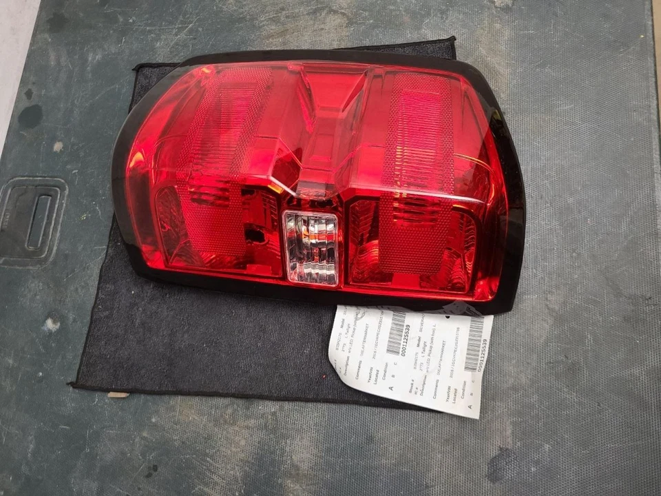 Пикап заднего фонаря водителя с коробкой DRW подходит для пикапа 16-19 SIERRA 3500 1109411 - Изображение 1 из 1
