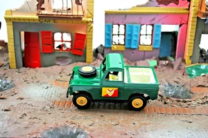 LAND ROVER SWB británico 1:32 GRAN Bretaña 9782 en logotipo de librea especial de la FUERZA DEL EJÉRCITO en muy buena condición - Imagen 1 de 10