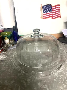 CAKE SAFER VINTAGE ETCHED 3 D FLOWER BOTTOM 16SIDED TOP CRYSTAL CLEAR GLASS - Picture 1 of 6