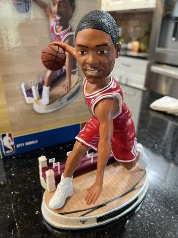 Chicago Bulls Derrick Rose City limited production bobblehead. Maximum Print 214 Cover