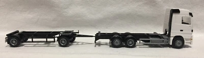 Rietze 1:87: 3er Set MB Actros Hängerzug für Wechselpritschen, ohne Ladung, weiß