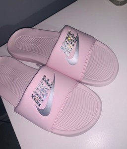 light pink nike sandals