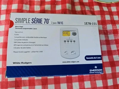 White-Rodgers 1E78-151 Digital 5/2 Day Programmable Vertical - Image 1 of 2