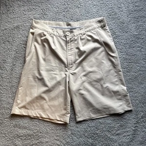 Under Armour Golf Shorts Performance Lightweight Size 32 - Picture 1 of 8