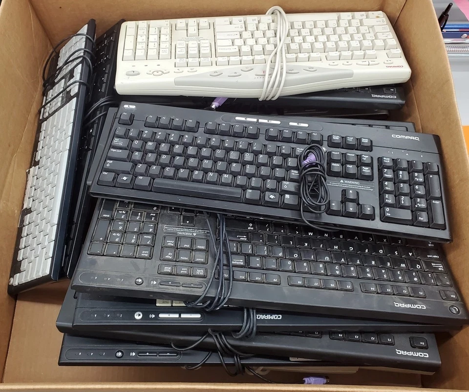 ⭐️⭐️⭐️⭐️⭐️ **Lot of 6** Assorted Compaq PS-2 Wired Standard Keyboards - Image 1 of 1