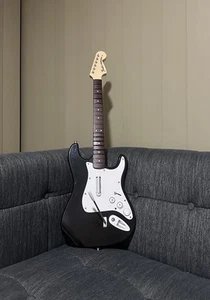 XBox One Rock Band 4 Wireless Guitar Fender Stratocaster Xbox One - Tested - Picture 1 of 2