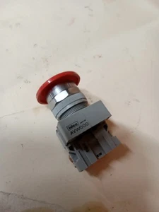 IDEC AVW000 / AVW000 Button Switch  - Picture 1 of 6