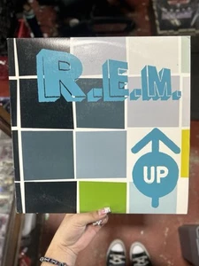R.E.M. UP - 1998-9 47112-1 - Lyric Sheet - Warner Bros. Records 1-47112 - Bild 1 von 6