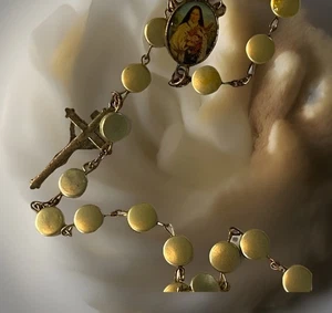 Vintage Rosenkranz schöne flache goldfarbene Perlen Heilige Therese von Lisieux Geschenk Gebet - Bild 1 von 5