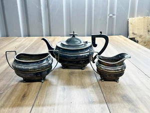 ANTIQUE WALKER AND HALL TEA SET TEA POT SUGAR BOWL MILK JUG SILVER PLATE - Picture 1 of 11