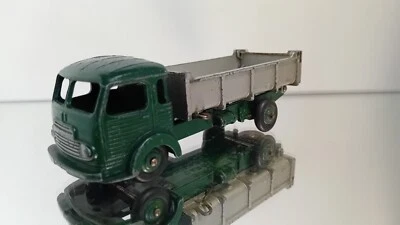 Dinky Toys No 33 Simca Cargo Made in France Gut - Bild 1 von 4
