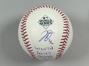Jonathan Ornelas ha firmato 2023 World Series Baseball COA Texas Rangers 23 WS Champ - Foto 1 di 6
