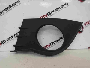 Renault Clio MK3 2005-2009 Passenger NSF Front Fog Light Surround Plastic - Picture 1 of 2