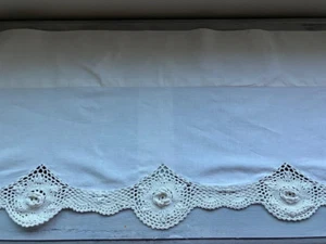 COTTAGE CREAM JC PENNEY CROCHETED SCALLOPED ROSSETTE VALANCE #328 - Picture 1 of 7