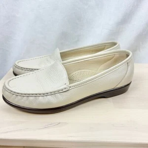 SAS Simplify Women's Comfort Slip On Loafers Leather Size 9 Pearl Cushioned - Picture 1 of 6