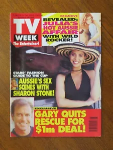 TV week October 30 1993 issue, Diesel pinup, Julia Roberts, Jason Priestley - Picture 1 of 5