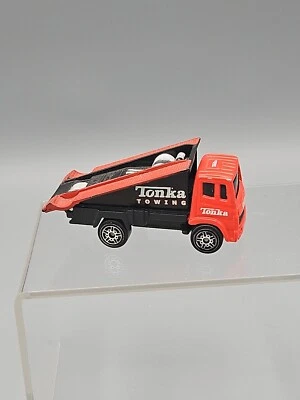 Tonka Maisto 2009 Red Hasbro Towing Truck With Tilting Lift Bed - Image 1 of 4