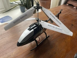 RC Helicopter With Remote Controller - Picture 1 of 4