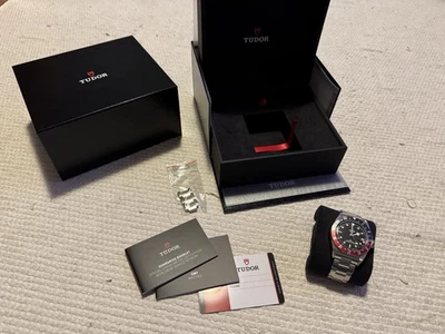 Tudor Black Bay GMT schwarzes Zifferblatt Herrenuhr - 79830RB Box Papers Rechnun - Bild 1 von 4