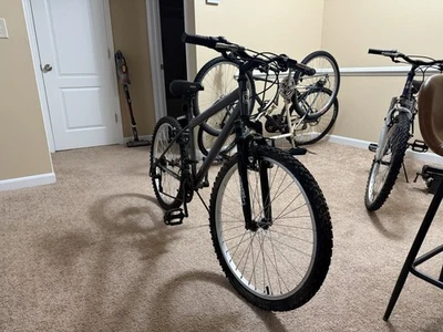 Roadmaster Granite Peak 24 gris para hombre Foto 1 de 4